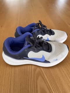 NIKE レボリューション7GS 21.5cmのサムネイル