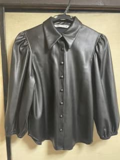 ZARA フェイクレザーブラウスのサムネイル
