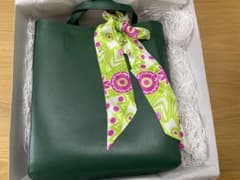 バーニーズニューヨーク　バッグ　緑色のサムネイル