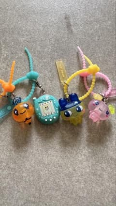 本日発売！ 限定たまごっち カラフルマルチチャーム 4個のサムネイル