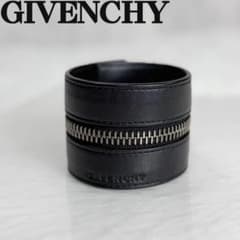 ジバンシィ GIVENCHY ジップ レザー ブレスレット バングル 黒 ジバンシィ GIVENCHY ジップ レザー ブレスレット バングル 黒 - メルカリ