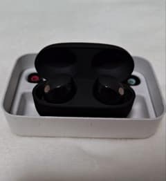 SONY WF-1000XM5 ブラック　【付属品、箱、説明書あり】のサムネイル