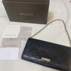 GUCCI グッチ　長財布　チェーン付きのサムネイル