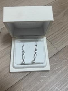 MIKIMOTO Mコードピアス　ホワイトゴールドのサムネイル