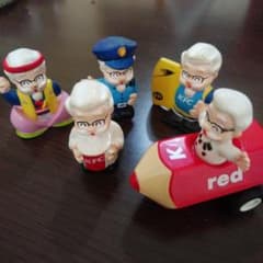 KFC カーネル・サンダース フィギュア 5体セット - メルカリ
