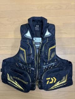 Daiwa トーナメント ライフジャケット　サイズLのサムネイル