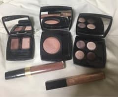 CHANEL アイシャドウ、チーク、グロスのサムネイル