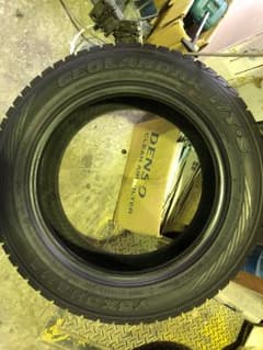 ヨコハマ GEOLANDAR 225/60r17 スタッドレス ４本のサムネイル
