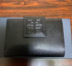 GIVENCHY 財布のサムネイル