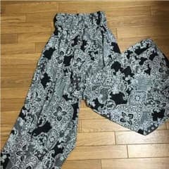 ペイズリー柄 スカンツ！のサムネイル