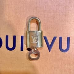 ルイヴィトン　LOUIS VUITTON カデナ　鍵　パドロックのサムネイル