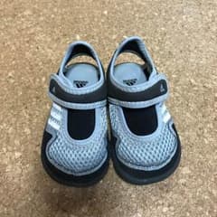 アディダス キッズサンダル 12cmのサムネイル