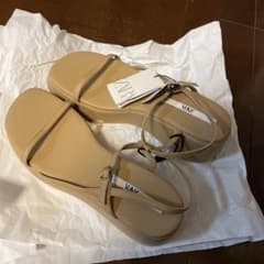 新品　ZARA サンダルのサムネイル