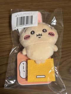 ちいかわ　うさぎだらけくじ　E賞ぬいぐるみバッジ(フーッ...)のサムネイル