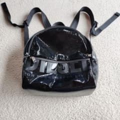 DIESEL ブラック リュック エナメル ミニ 黒 ロゴ レディース|mercari