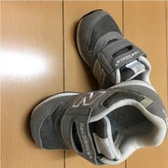 ニューバランス 13センチ グレーのサムネイル