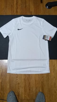 NIKE dryfit Tシャツのサムネイル