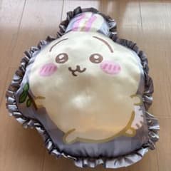 ちいかわ ギンガムフリルクッション