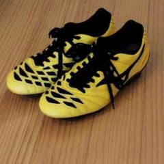 ミズノ サッカースパイク イグニタスのサムネイル