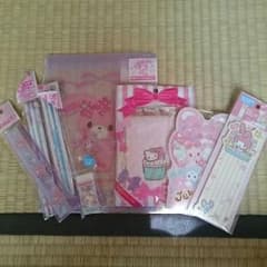 大セール‼8点セットのお得なサンリオ筆記用具セット❕のサムネイル