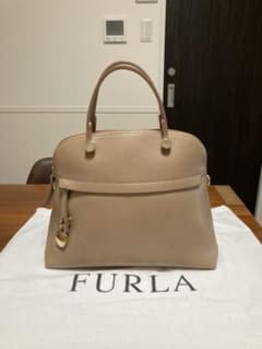 ふくちゃん様専用　FURLA フルラ パイパーM ベージュのサムネイル