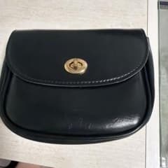 ブラック レザー ショルダーバッグ ゴールド金具のサムネイル