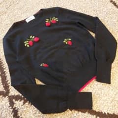 Rythme KUMIKYOKU いちご刺繍 長袖ニット ブラックのサムネイル