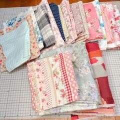 生地　布　ハギレ　ハンドメイドされる方に　まとめて出品Cのサムネイル