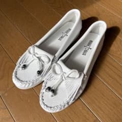 新品未使用　ミネトンカ　モカシン　25cmのサムネイル
