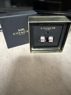 COACH ピンク ピアス ボックス付きのサムネイル