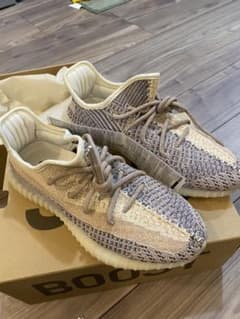 アディダス YEEZY BOOST 350 V2 ADULTSのサムネイル