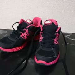 *美品*  NIKE スニーカー 23.5のサムネイル