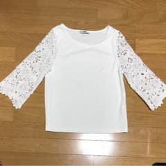 ※かな様専用レーススリーブトップスのサムネイル
