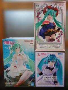 初音ミク】フィギュア3点まとめ売り - メルカリ