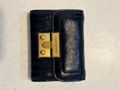 charles&Keith財布のサムネイル