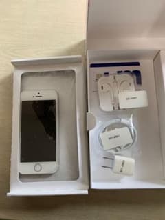 iPhone SE Silver 64GB SIMフリー　新品海外版のサムネイル