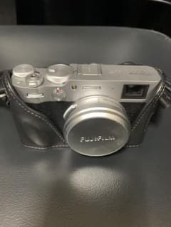 Fujifilm x100v 箱あり　バッテリー２つのサムネイル