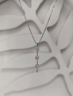 ダイヤモンドネックレス◇K18WG◇0.5◇トリロジー ダイヤモンドネックレス◇K18WG◇0.5◇トリロジー - メルカリ