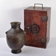 中国　古銅　双耳瓶　時代箱付　M　3829B 中国 古銅 双耳瓶 時代箱付 M 3829B - メルカリ