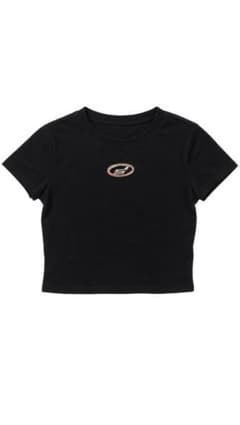 クロップド丈 Tシャツ ブラック メタルロゴのサムネイル