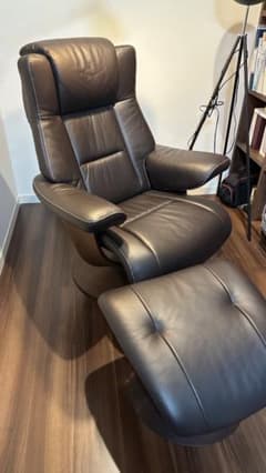 【ほぼ新品・無傷】カリモク家具 ザ・ファースト専用 本革オットマン（足掛け）のサムネイル