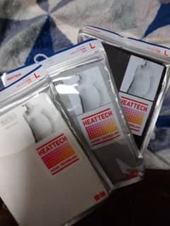 ユニクロ ヒートテック UネックT 半袖のサムネイル