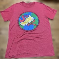 地球デザイン Tシャツ 赤のサムネイル