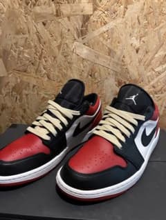 Nike Air Jordan 1 Low ブラック レッド ホワイトのサムネイル