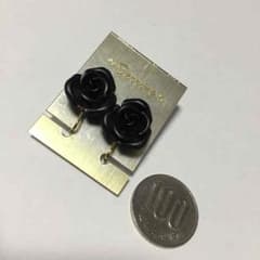 【新品】黒薔薇☆イヤリングのサムネイル