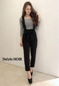 Delyle NOIR サスペンダー付き テーパードパンツ ブラックのサムネイル