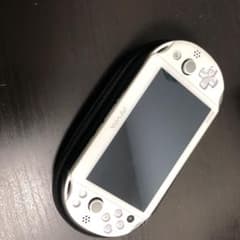 PlayStation®Vita（PCH-2000シリーズ） Wi-Fiモデル…のサムネイル