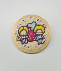 サンリオキャラクターズ 刺繍缶バッジ4 パティ&ジミーのサムネイル