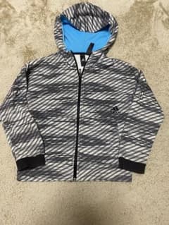 adidas ストライプ柄 パーカー 130のサムネイル
