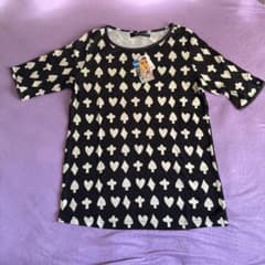 新品未使用❗️トランプ柄 五分袖Tシャツ 猫刺繍付きのサムネイル